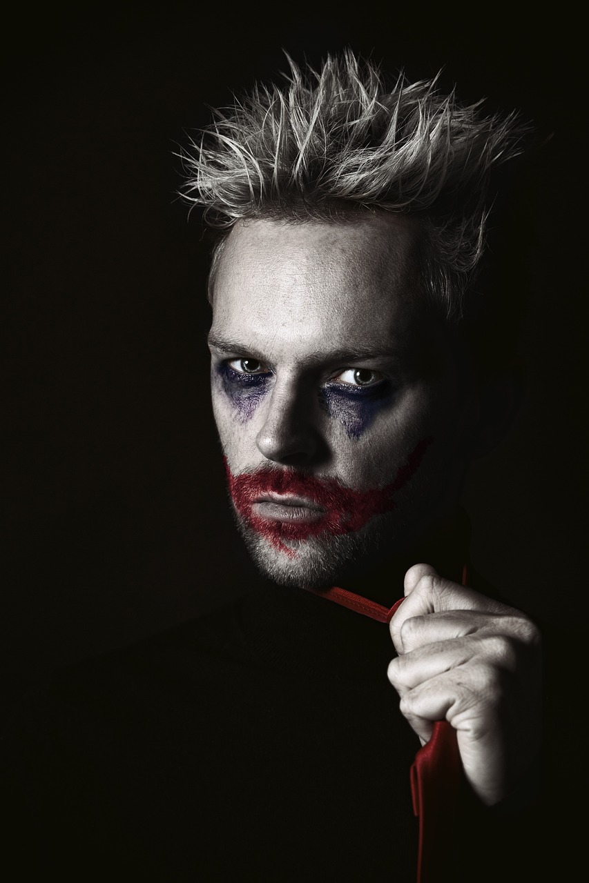 entdecken sie die welt der emotionalen vampire – menschen, die energien rauben und emotionale abhängigkeiten schaffen. erfahren sie, wie sie sich vor diesen beeinflussern schützen und gesunde beziehungen aufbauen können.