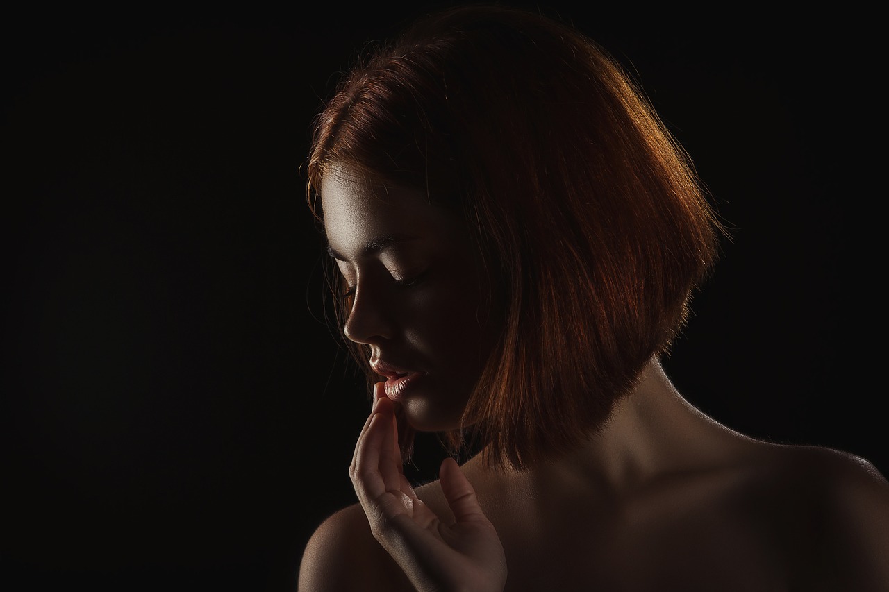 entdecken sie die kunst der lippenbewegung! erfahren sie, wie präzise lippenbewegungen die kommunikation und den ausdruck verbessern können. ideal für schauspieler, sprecher und alle, die ihre nonverbale kommunikation verbessern möchten.