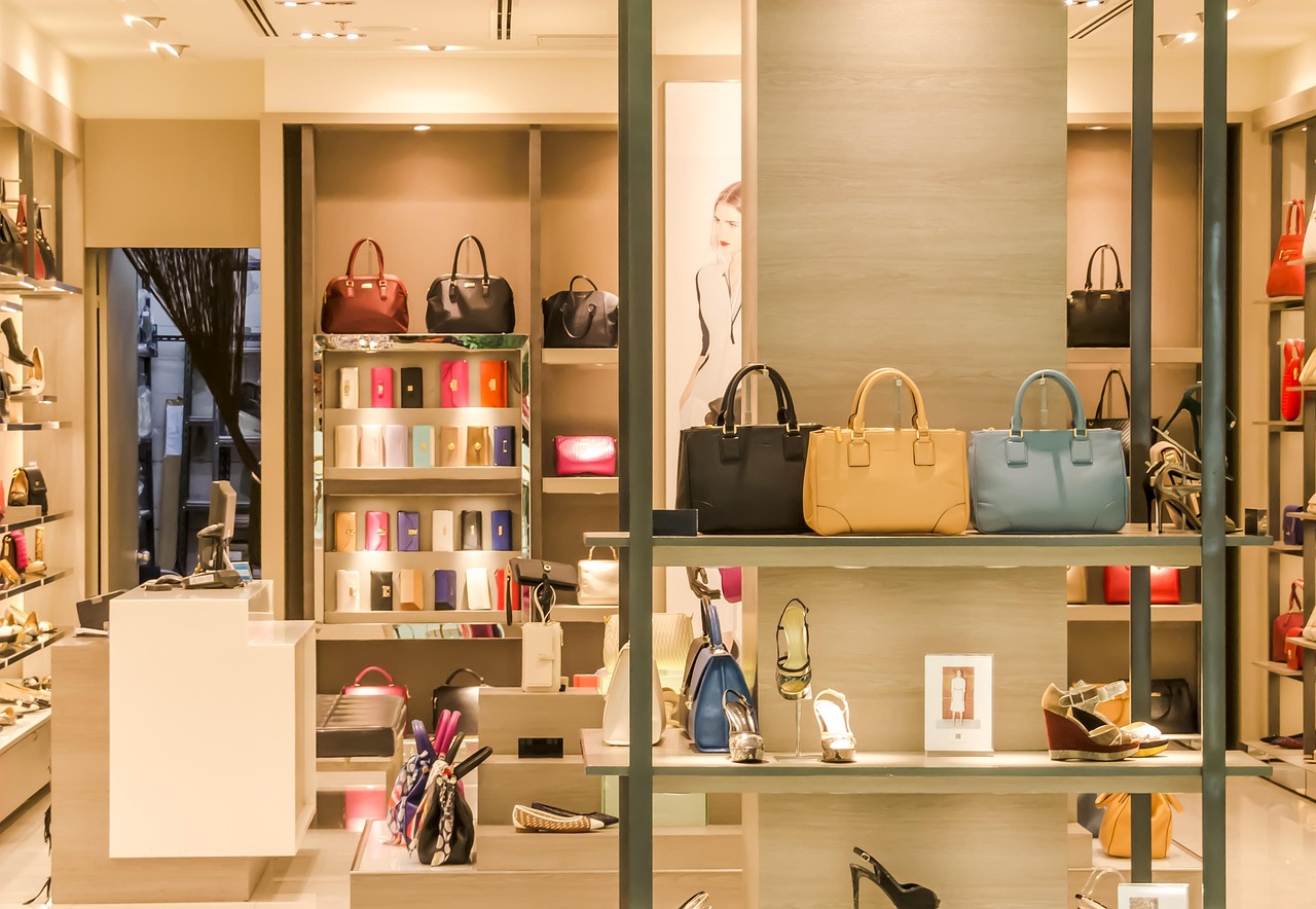entdecken sie alles über fast fashion: wie billige mode trends beeinflusst, welche auswirkungen sie auf umwelt und gesellschaft hat und was sie beim nachhaltigen kleidungskauf beachten sollten.